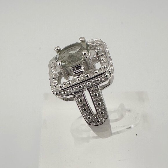 Beautiful Natural Light Green Amethyst Ring with small Diamond - Sterling Silver - Picture 5 of 14